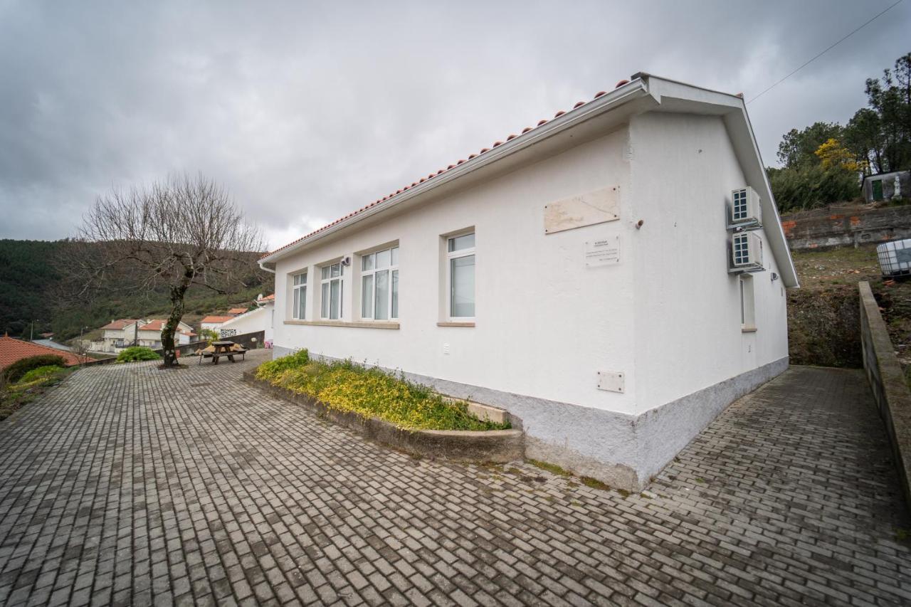 Villa Casas Da Escola - "A Escola" - Meas Pampilhosa da Serra Exterior foto